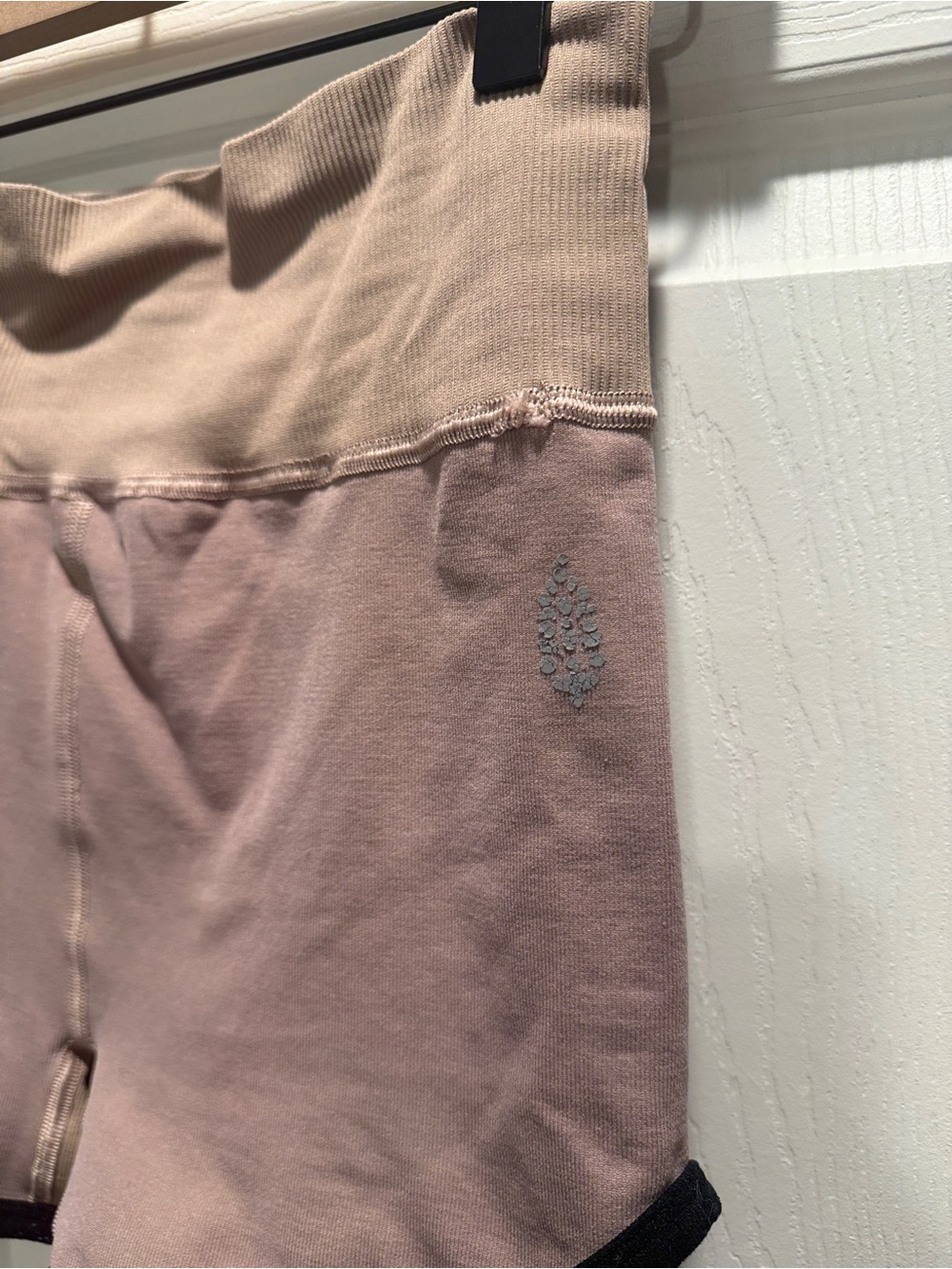 FP Movement Women’s M/L High-Rise Athletic Shorts Mauve Pink Black Trim - Picture 4 of 8